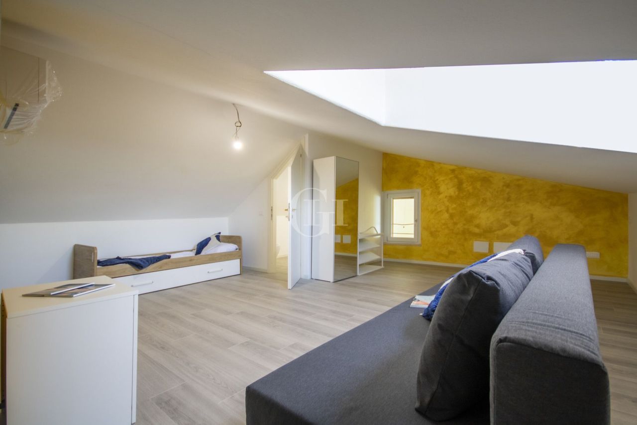 Вилла у озера Гарда, Италия, 175 м² - фото 10