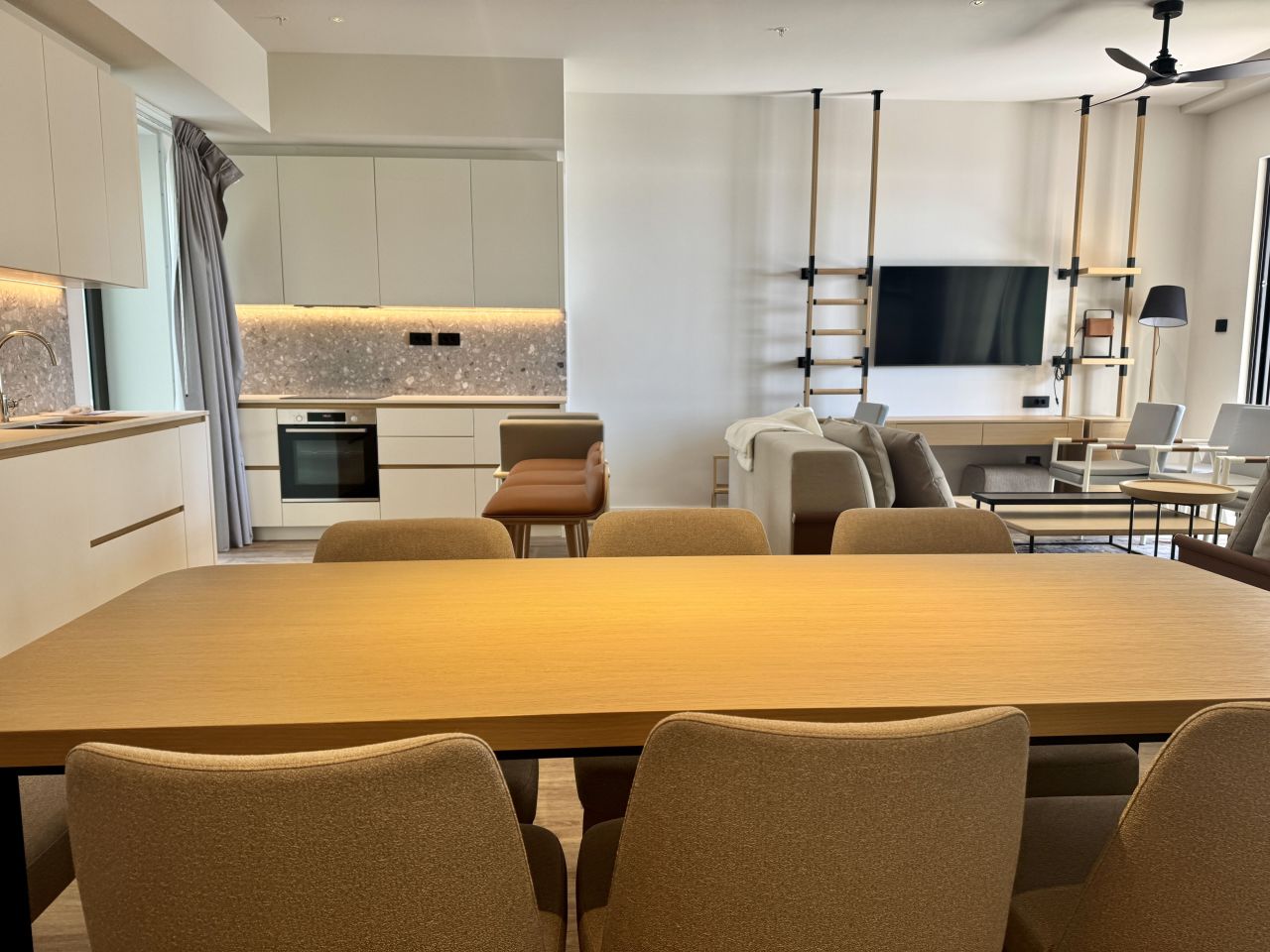 Квартира в Тивате, Черногория, 177 м² - фото 4