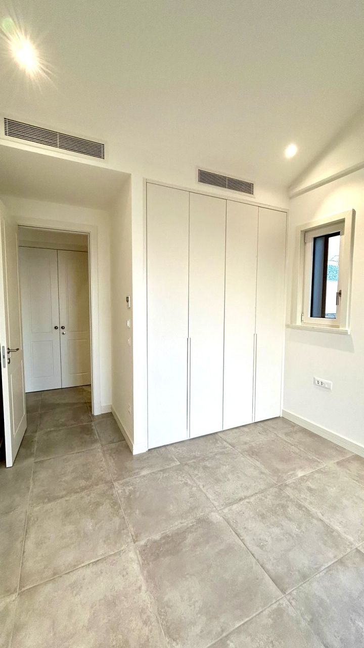 Квартира в Тивате, Черногория, 77 м² - фото 2