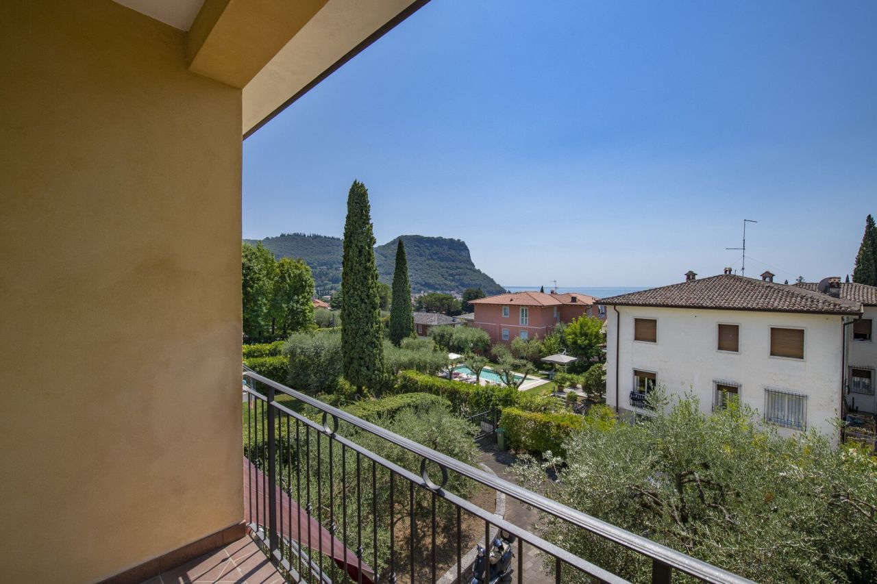 Вилла у озера Гарда, Италия, 600 м² - фото 14