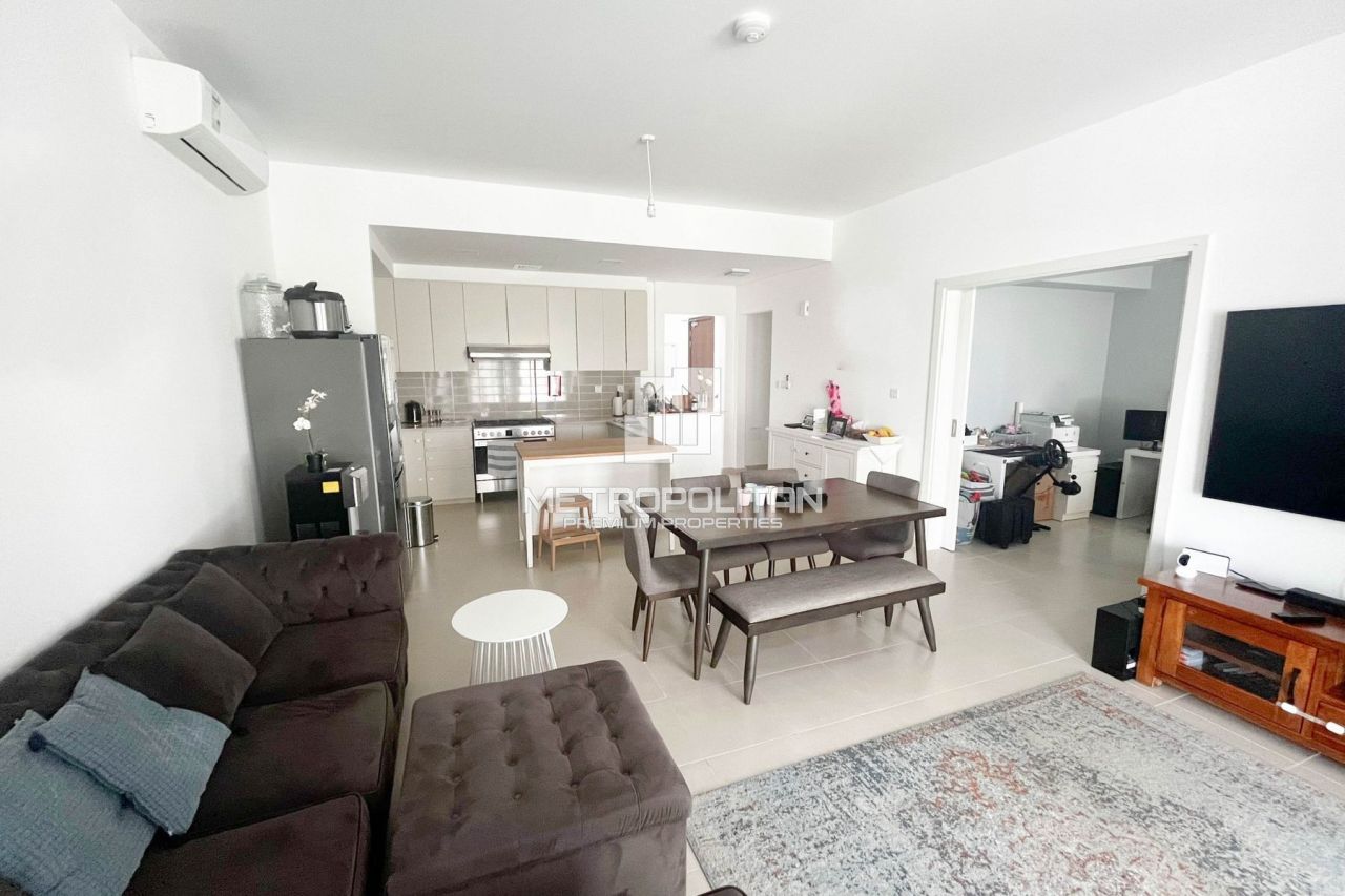 Таунхаус в Дубае, ОАЭ, 225 м² - фото 1