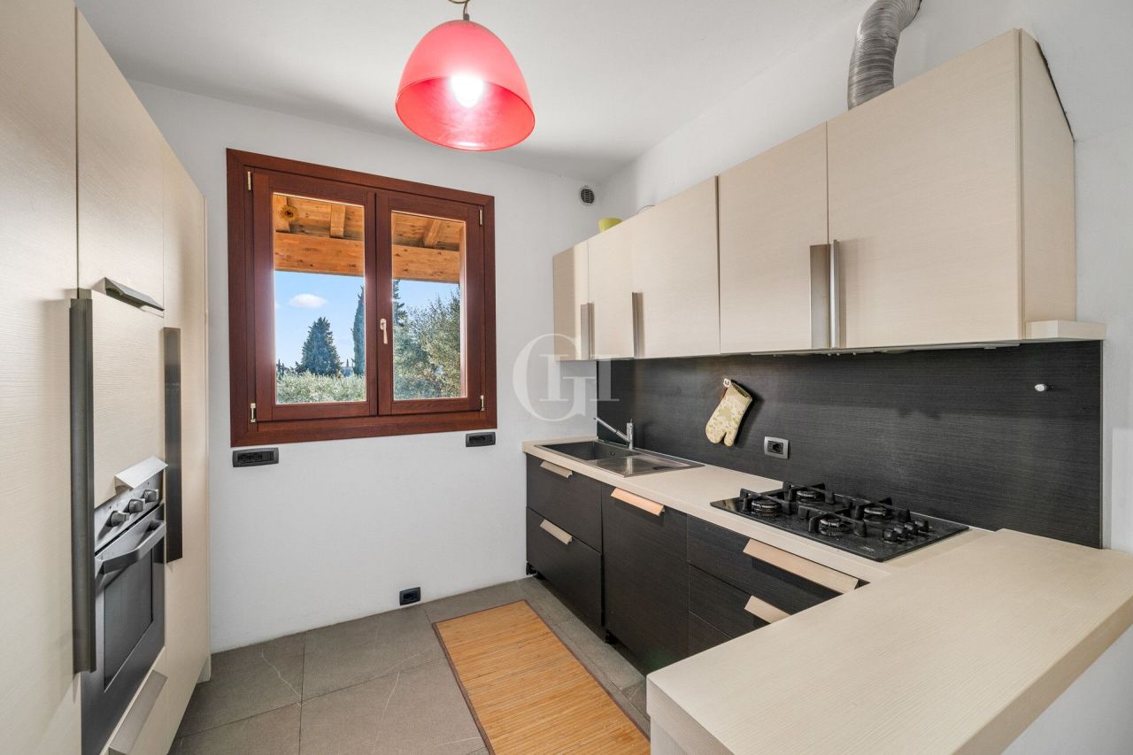 Вилла у озера Гарда, Италия, 242 м² - фото 7