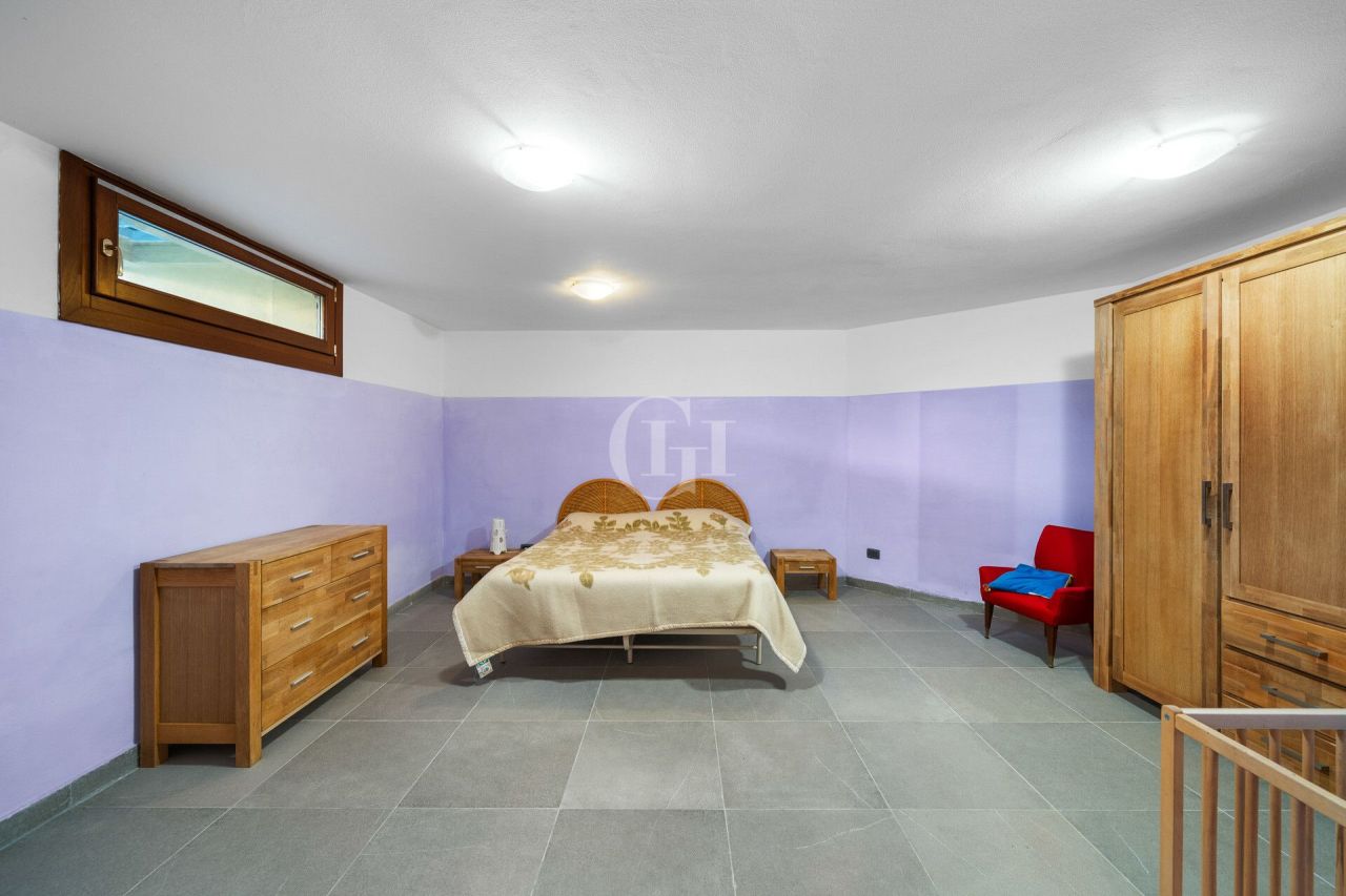 Вилла у озера Гарда, Италия, 242 м² - фото 14