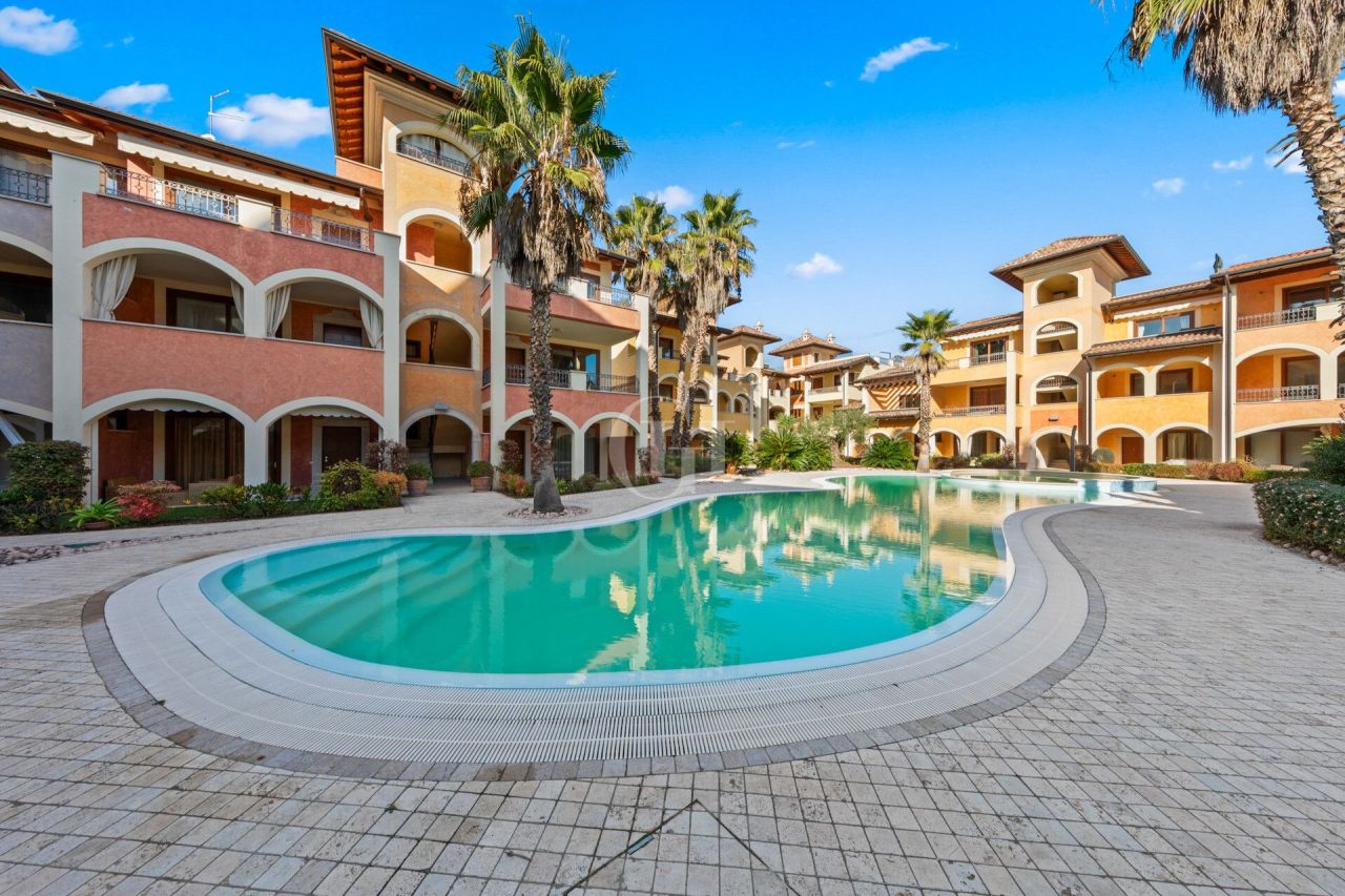 Апартаменты у озера Гарда, Италия, 75 м² - фото 12