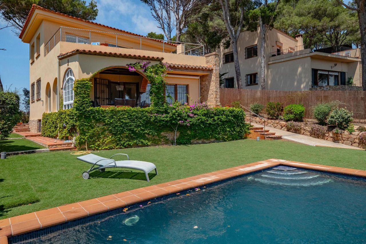 Дом на Коста-Брава, Испания, 226 м² - фото 2