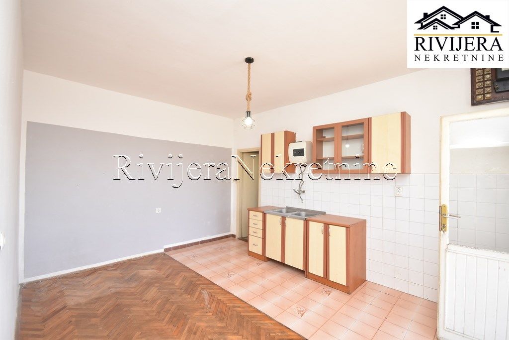 Квартира в Херцег-Нови, Черногория, 32 м² - фото 1