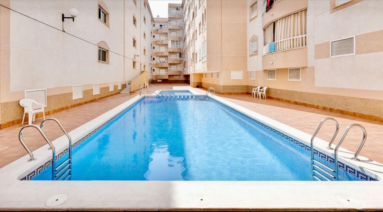 Квартира в Торревьехе, Испания, 60 м² - фото 1