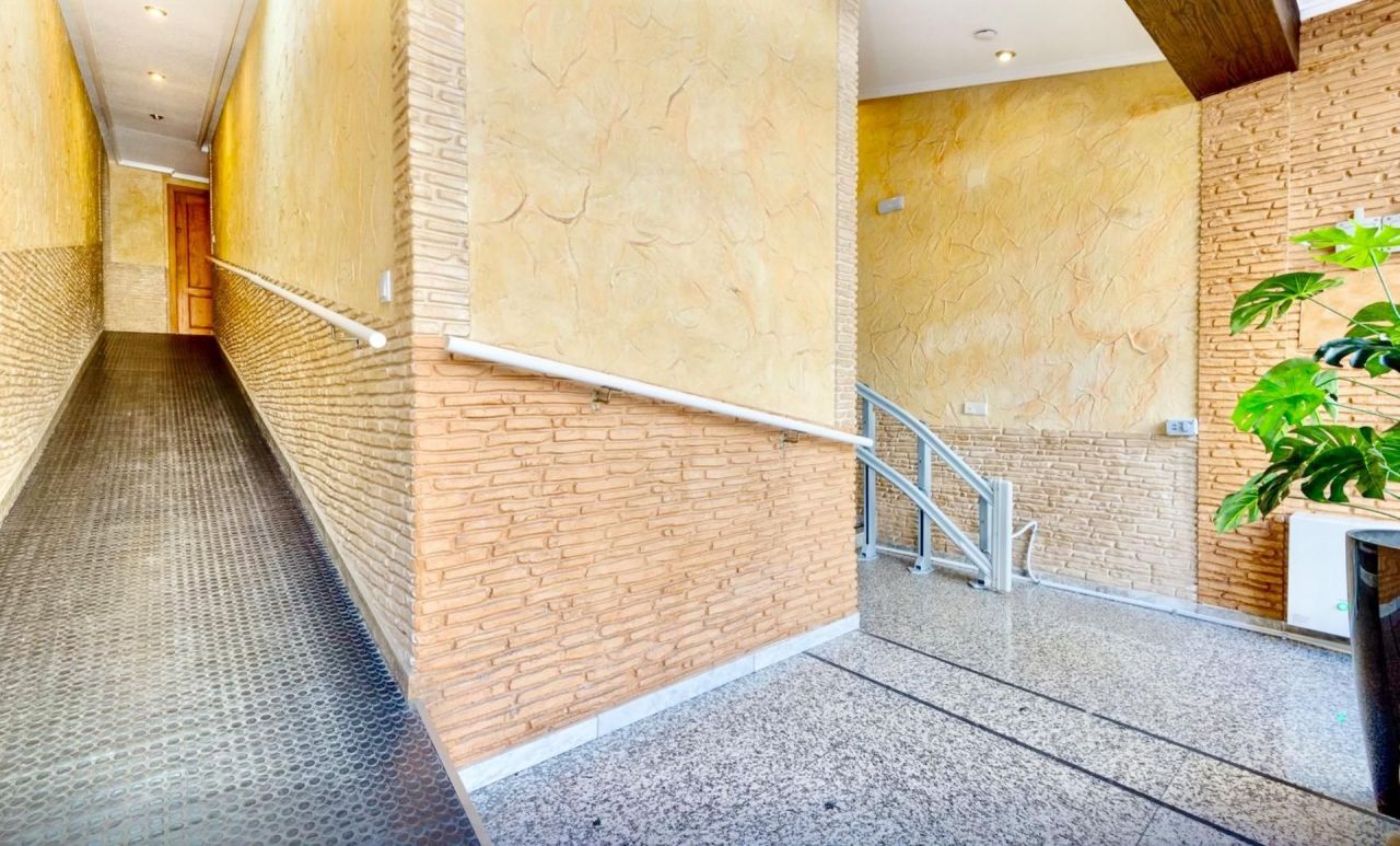 Квартира в Торревьехе, Испания, 60 м² - фото 16