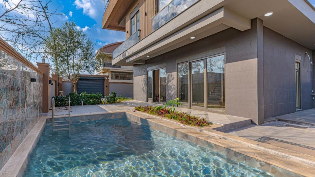 Вилла в Анталии, Турция, 280 м² - фото 1