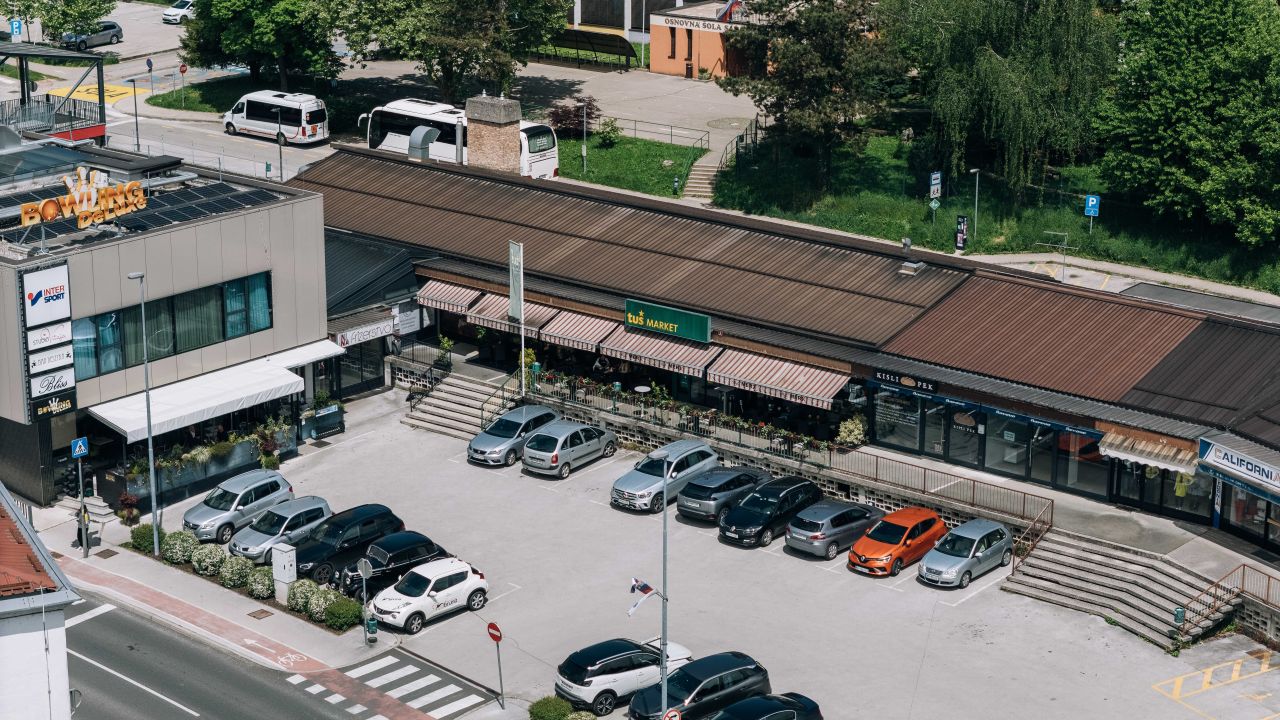 Магазин в Севнице, Словения, 529.58 м² - фото 1