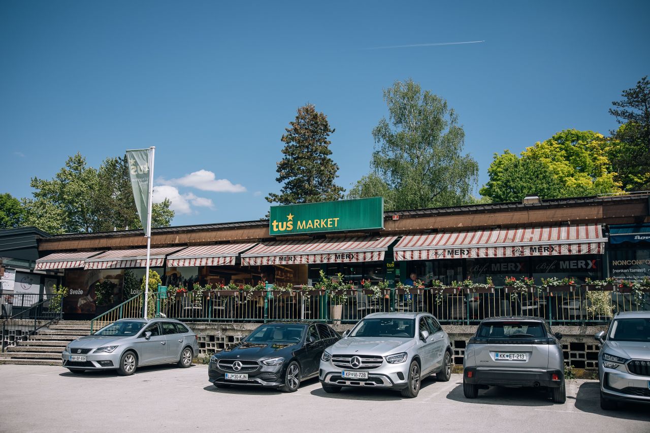 Магазин в Севнице, Словения, 529.58 м² - фото 2