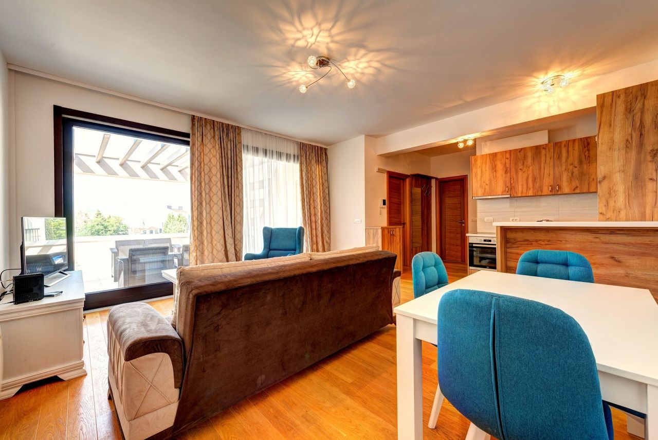 Квартира в Тивате, Черногория, 76 м² - фото 5