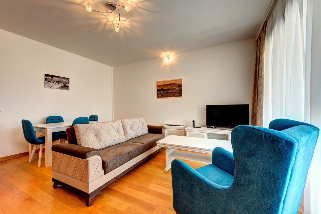 Квартира в Тивате, Черногория, 76 м² - фото 2