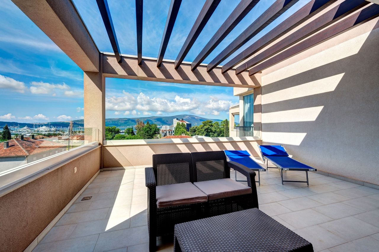 Квартира в Тивате, Черногория, 76 м² - фото 11