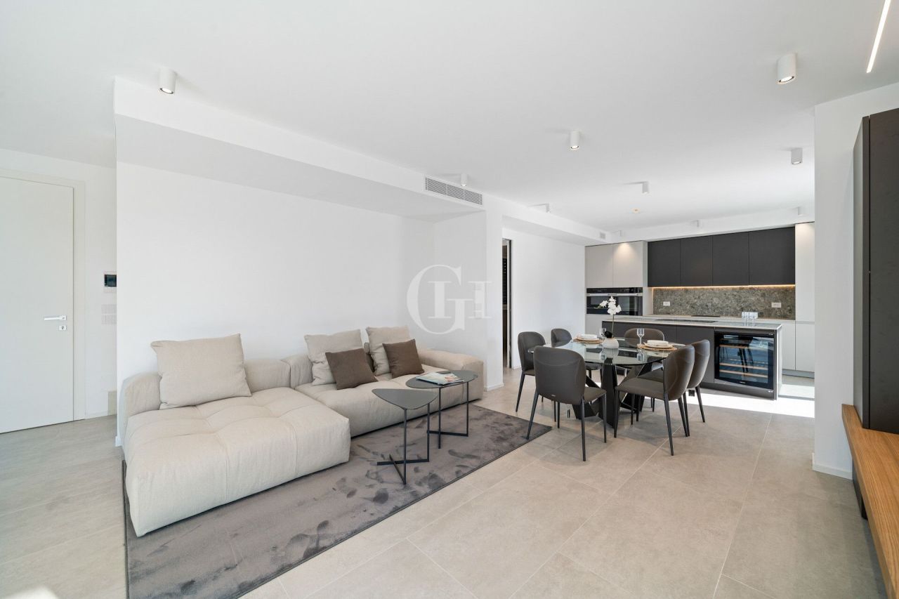 Вилла у озера Гарда, Италия, 260 м² - фото 3