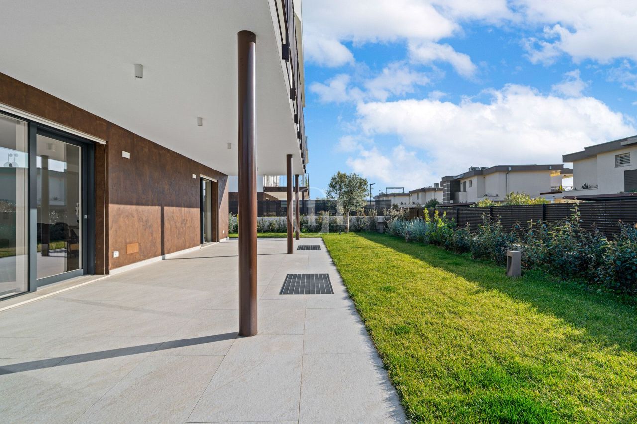 Вилла у озера Гарда, Италия, 260 м² - фото 11