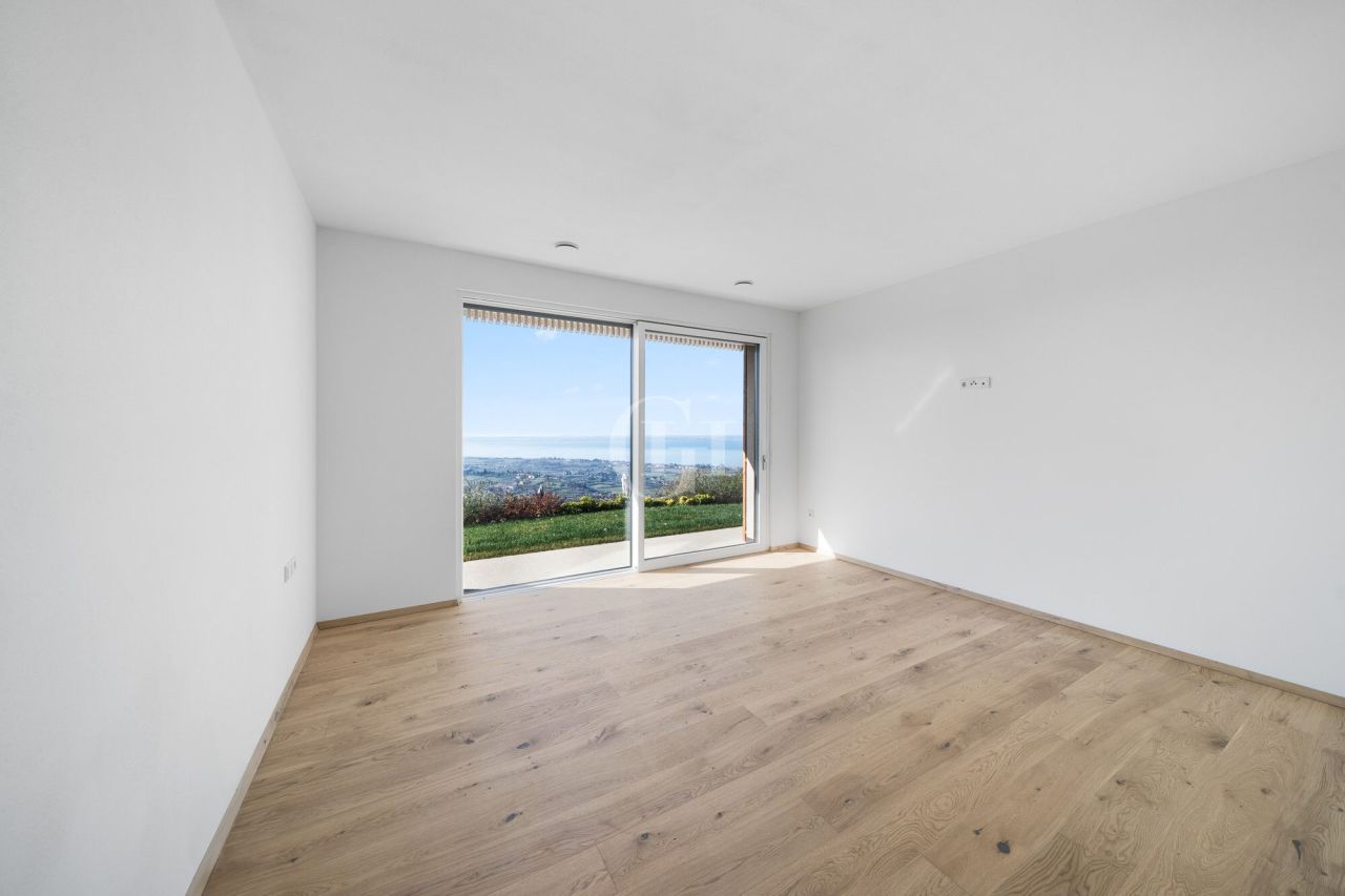 Вилла у озера Гарда, Италия, 402 м² - фото 13