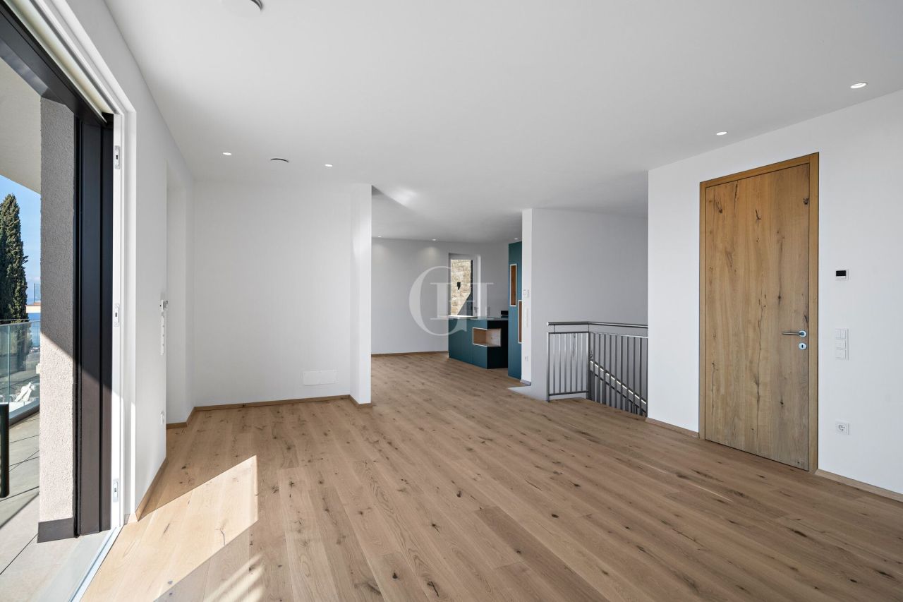 Вилла у озера Гарда, Италия, 402 м² - фото 12