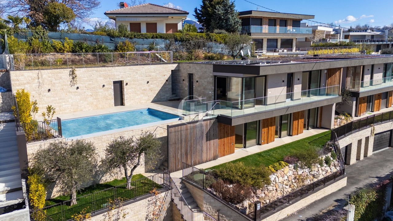 Вилла у озера Гарда, Италия, 402 м² - фото 3