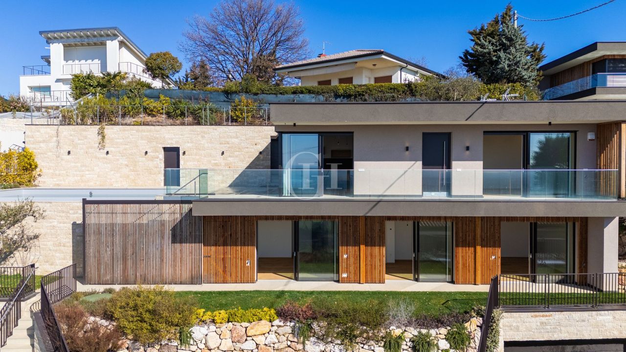 Вилла у озера Гарда, Италия, 402 м² - фото 16