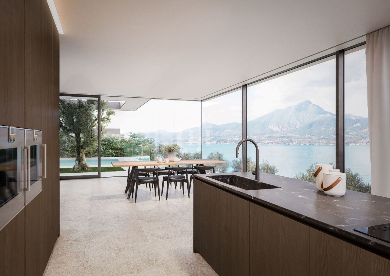 Вилла у озера Гарда, Италия, 383 м² - фото 2