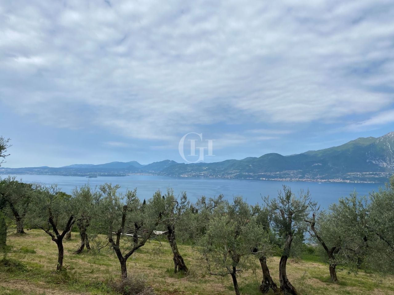 Вилла у озера Гарда, Италия, 383 м² - фото 6