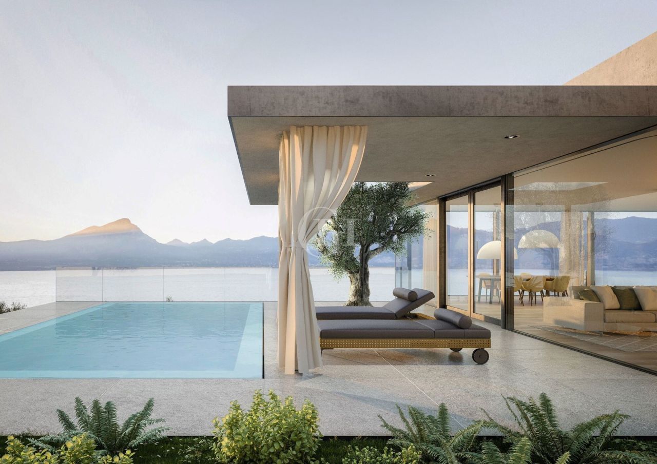 Вилла у озера Гарда, Италия, 383 м² - фото 4