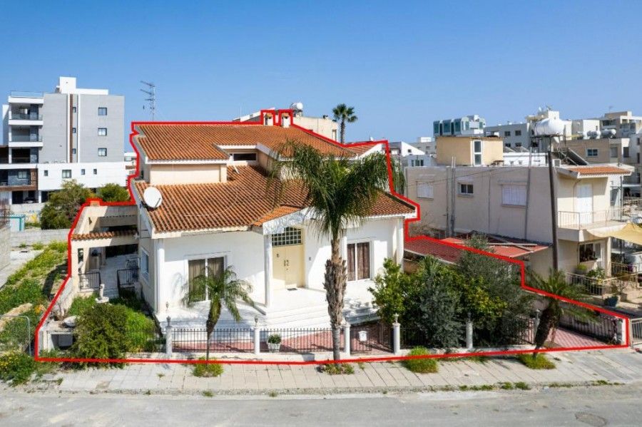 Вилла в Ларнаке, Кипр, 350 м² - фото 1