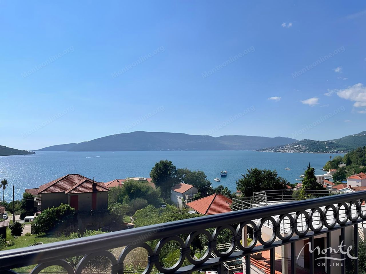 Квартира в Херцег-Нови, Черногория, 87.5 м² - фото 1