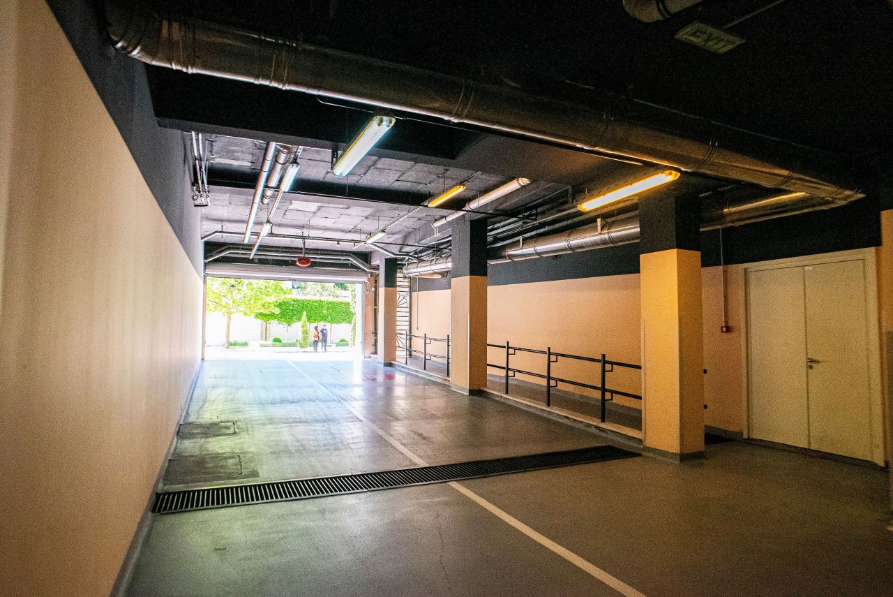 Квартира в Тивате, Черногория, 68 м² - фото 17