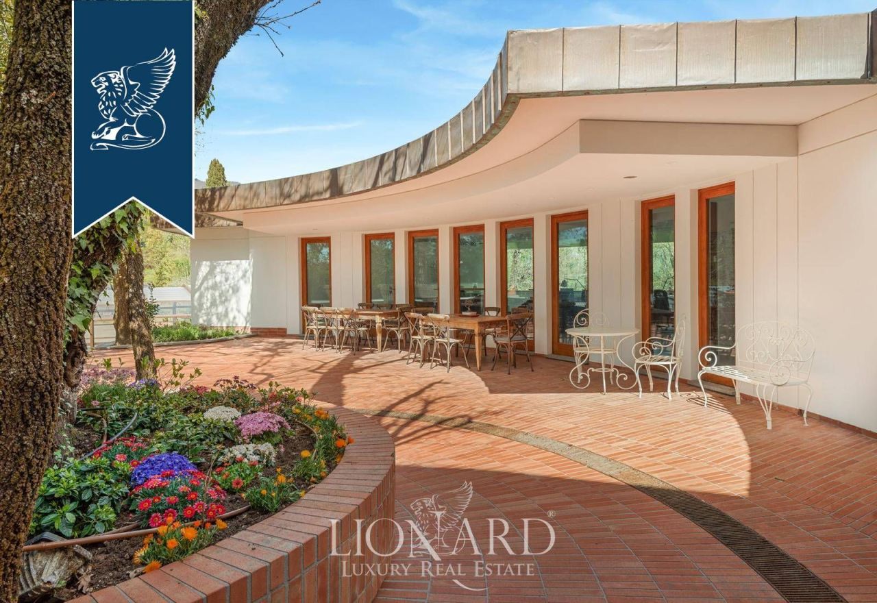 Вилла в Капаннори, Италия, 1 800 м² - фото 4