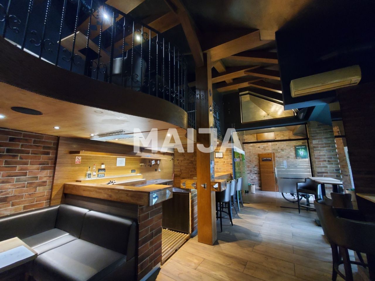 Кафе, ресторан в Загребе, Хорватия, 180 м² - фото 1