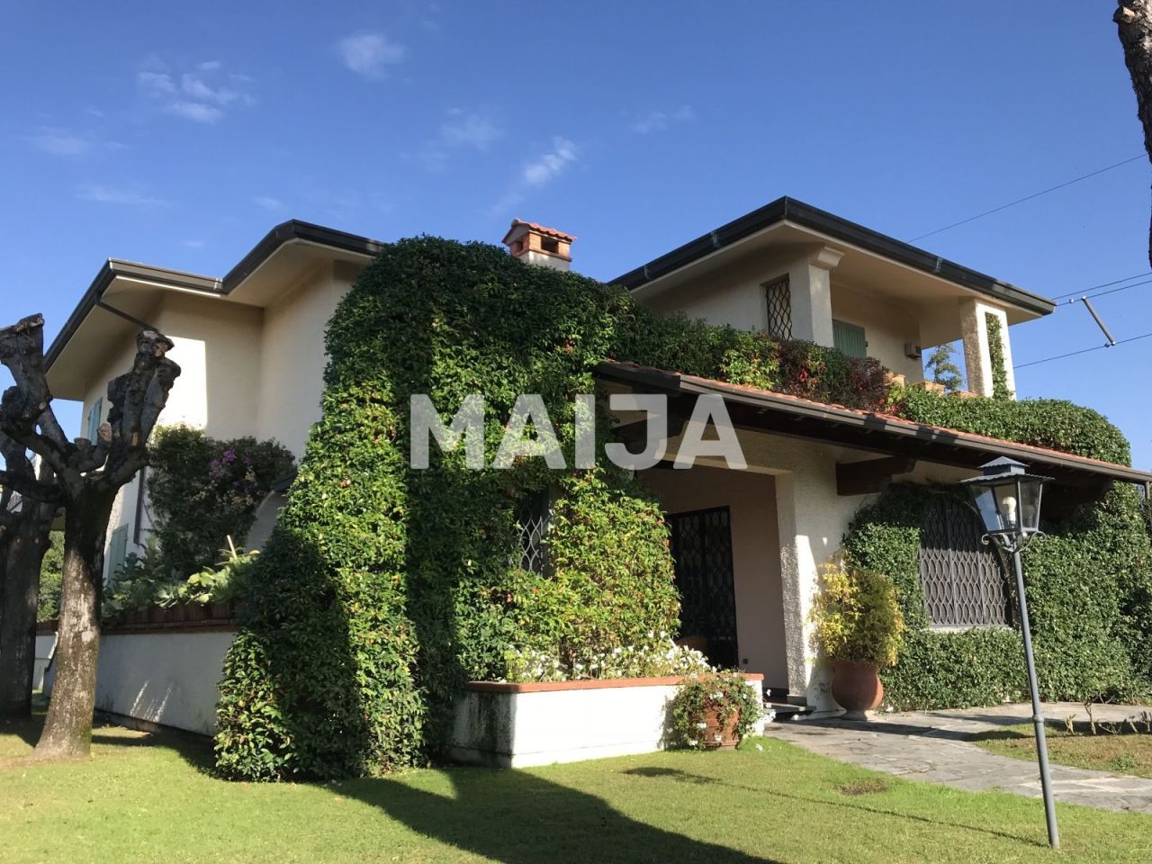 Вилла в Форте деи Марми, Италия, 300 м² - фото 1