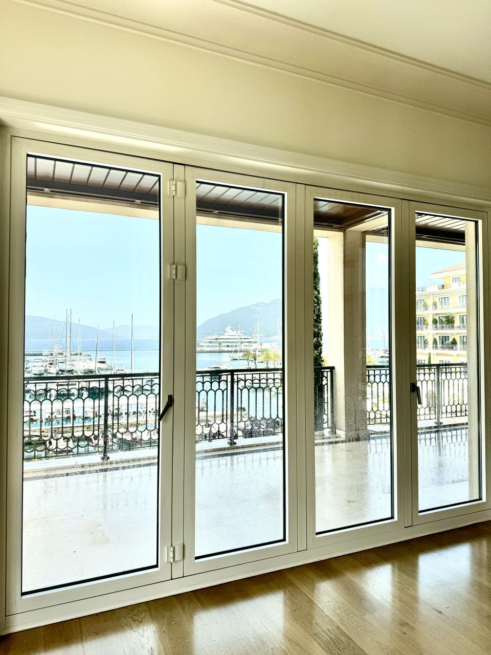 Квартира в Тивате, Черногория, 223 м² - фото 2