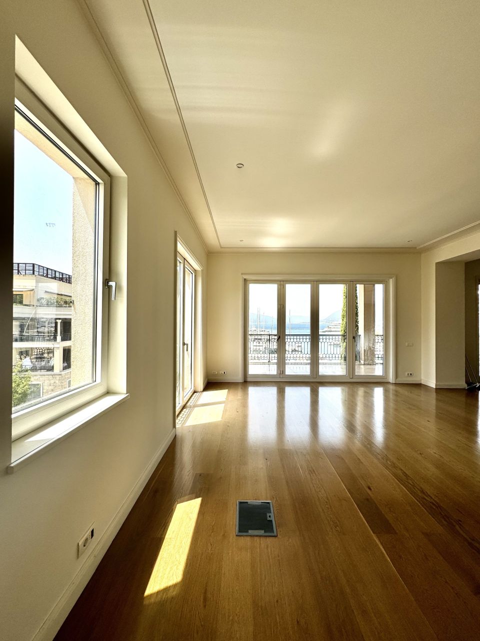 Квартира в Тивате, Черногория, 223 м² - фото 5