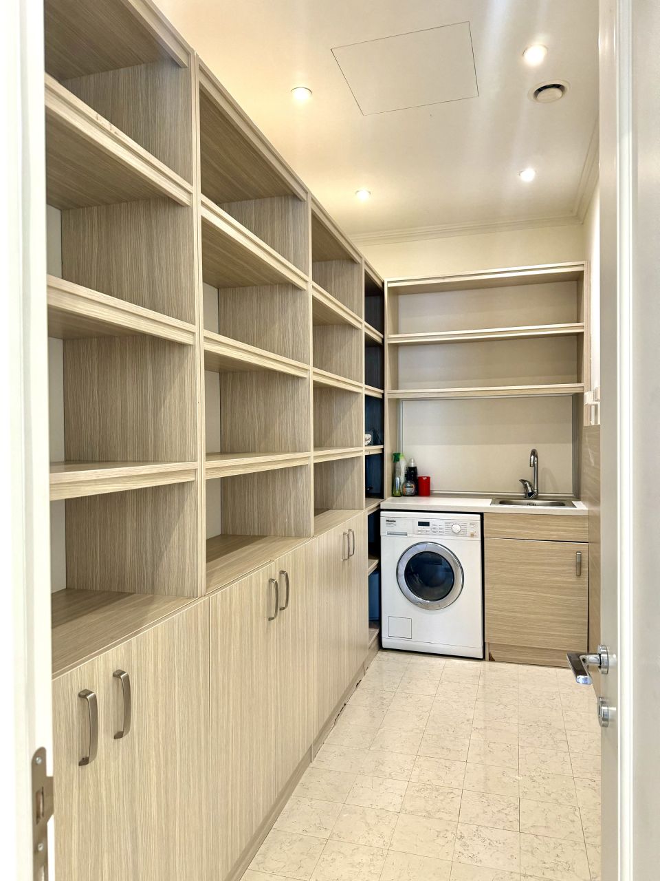 Квартира в Тивате, Черногория, 223 м² - фото 10