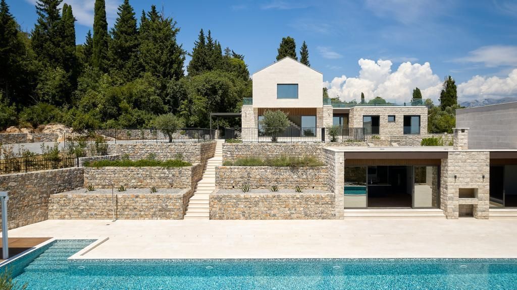 Вилла в Тивате, Черногория, 432 м² - фото 2