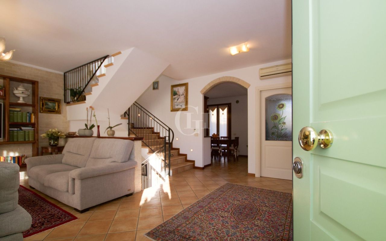 Вилла в Лидо ди Езоло, Италия, 158 м² - фото 2