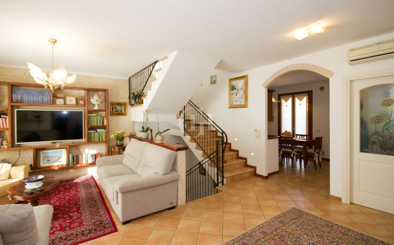 Вилла в Лидо ди Езоло, Италия, 158 м² - фото 3