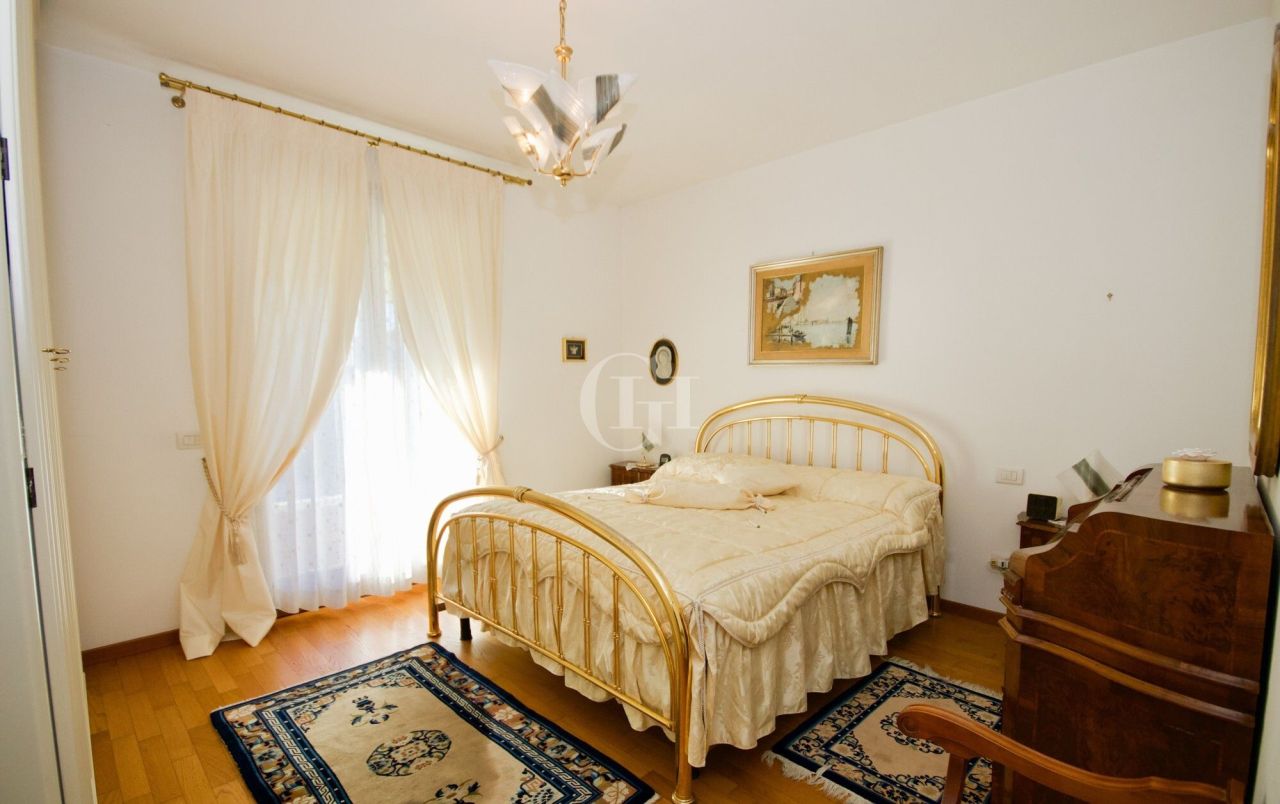 Вилла в Лидо ди Езоло, Италия, 158 м² - фото 8