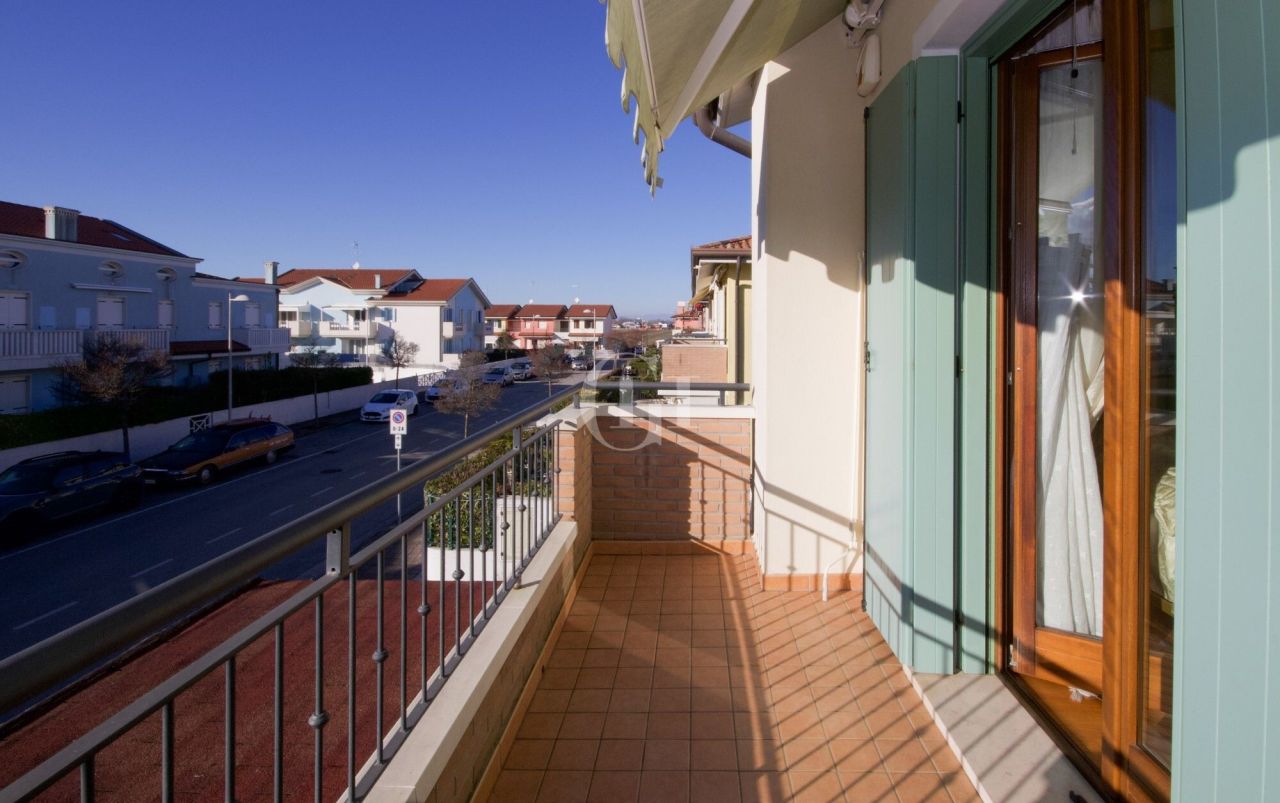 Вилла в Лидо ди Езоло, Италия, 158 м² - фото 9