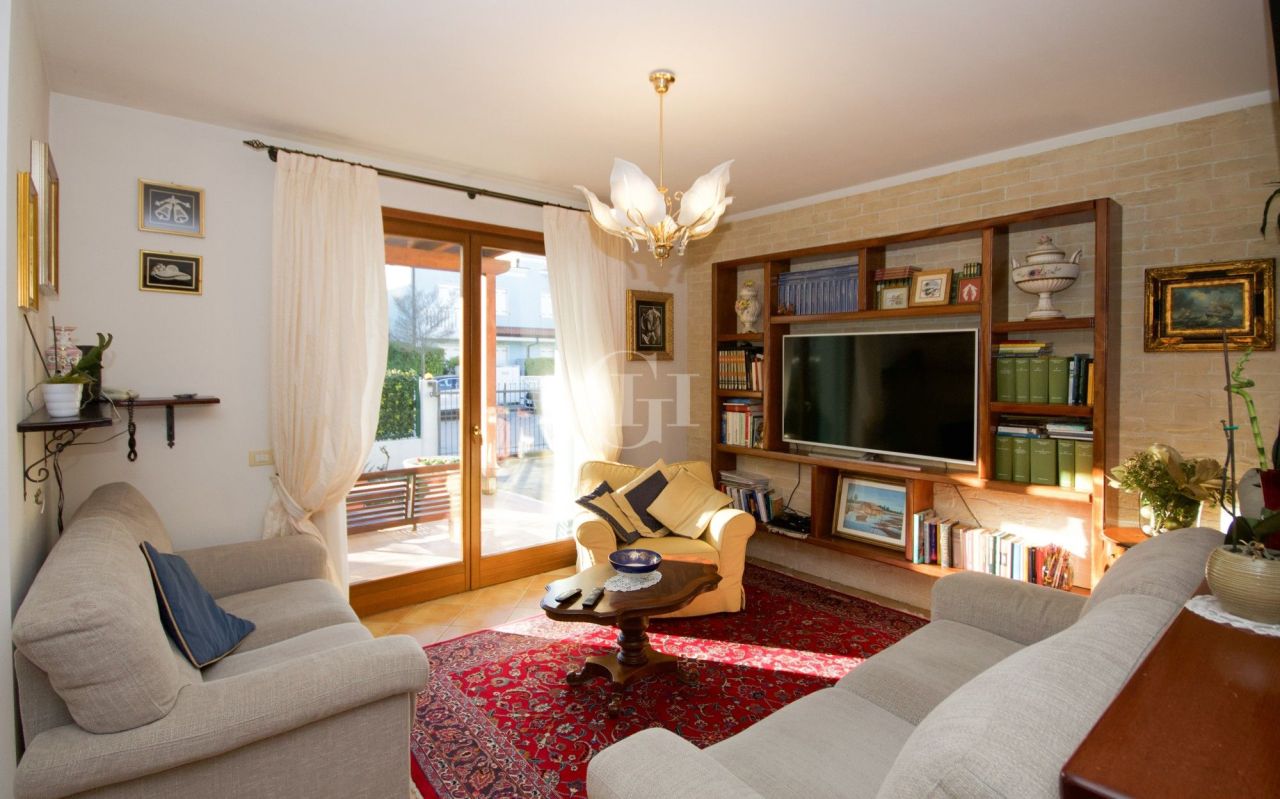 Вилла в Лидо ди Езоло, Италия, 158 м² - фото 18