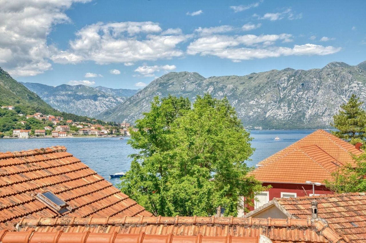 Квартира в Доброте, Черногория, 129 м² - фото 17