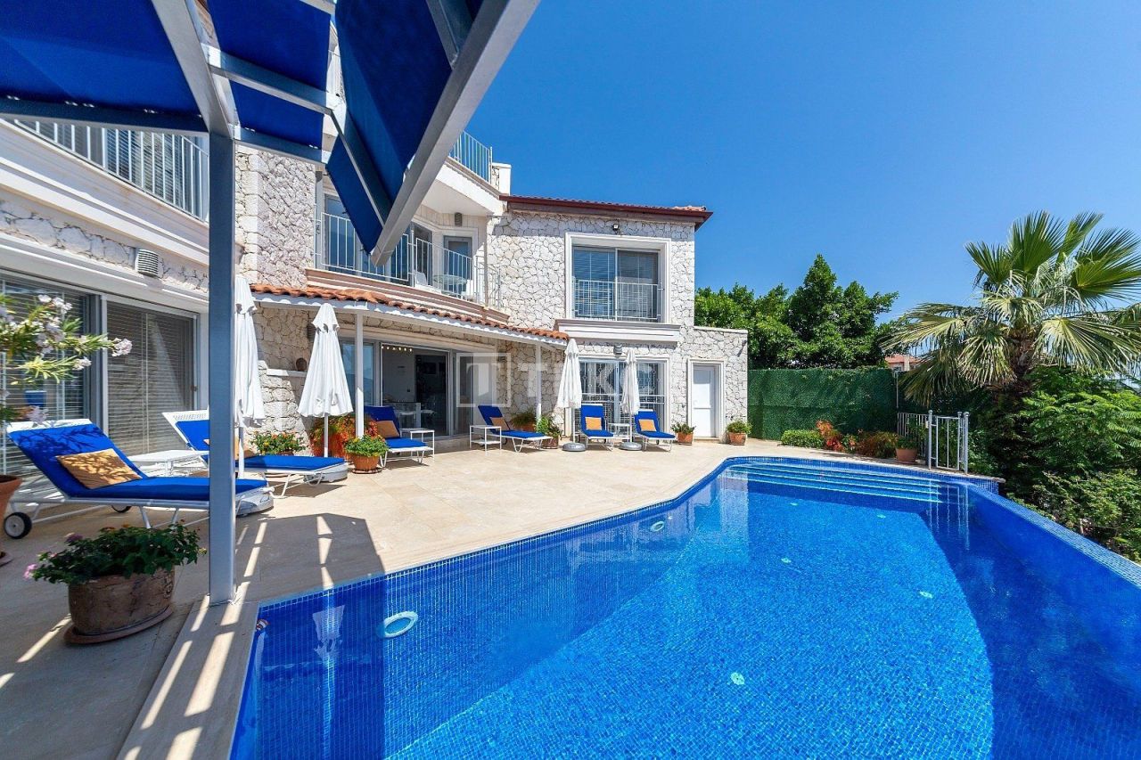 Вилла в Калкане, Турция, 240 м² - фото 1