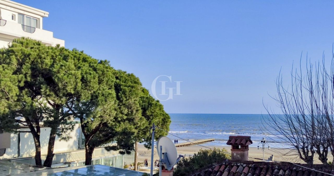 Апартаменты в Лидо ди Езоло, Италия, 70 м² - фото 1