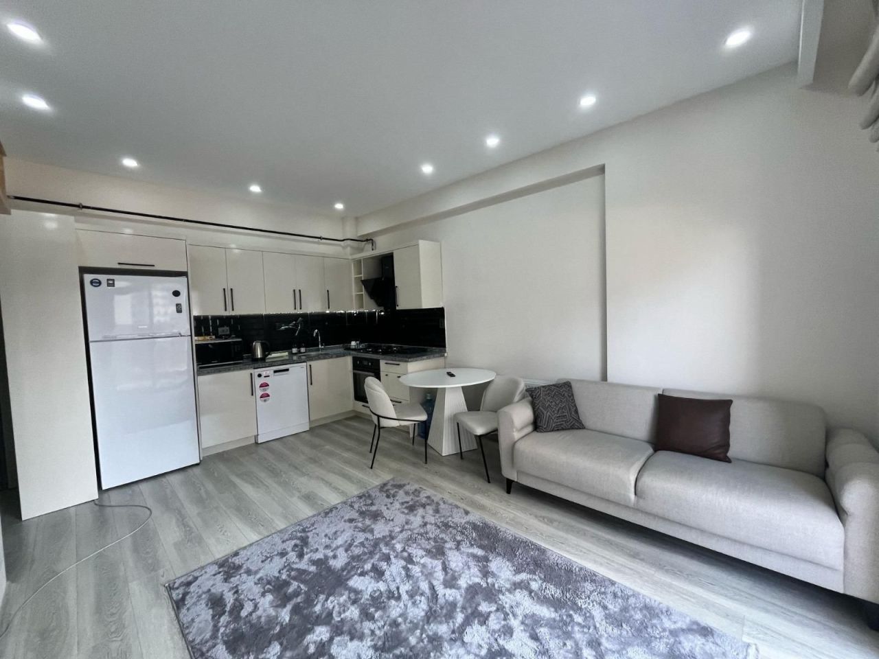 Квартира в Мерсине, Турция, 50 м² - фото 1