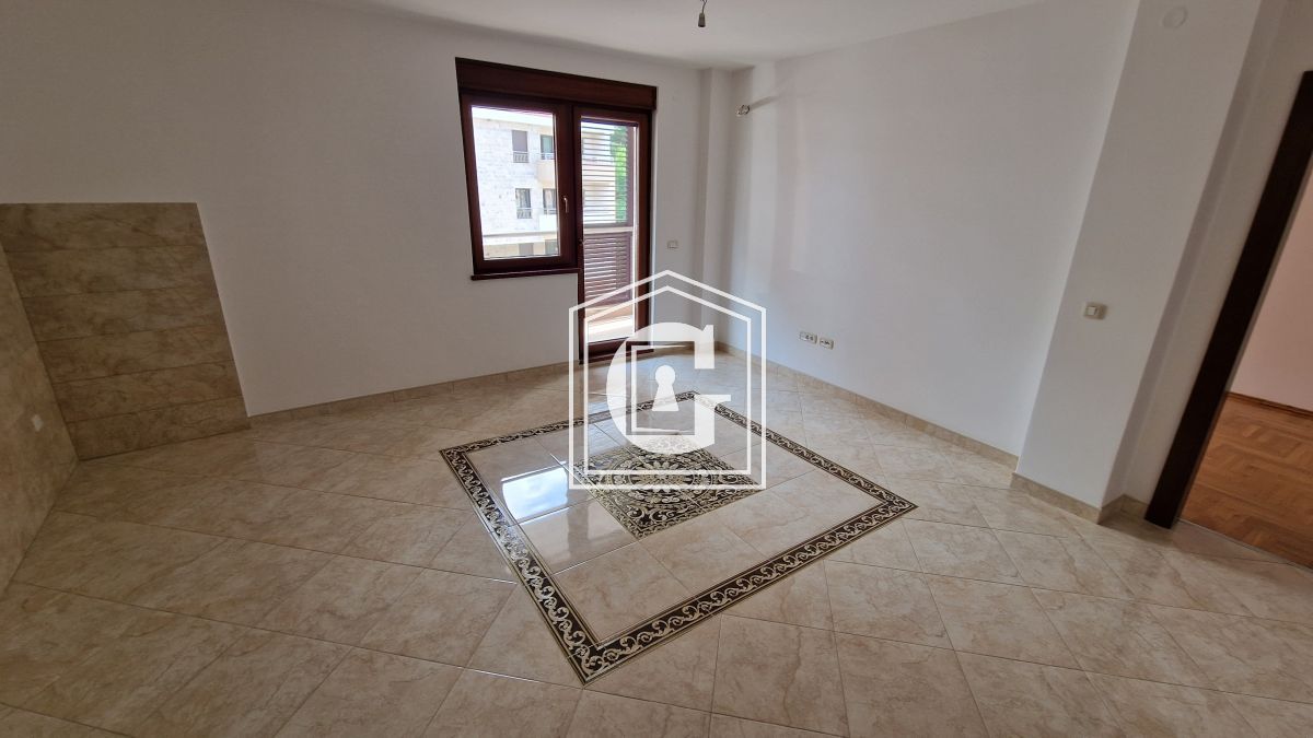 Апартаменты в Бечичи, Черногория, 62 м² - фото 1