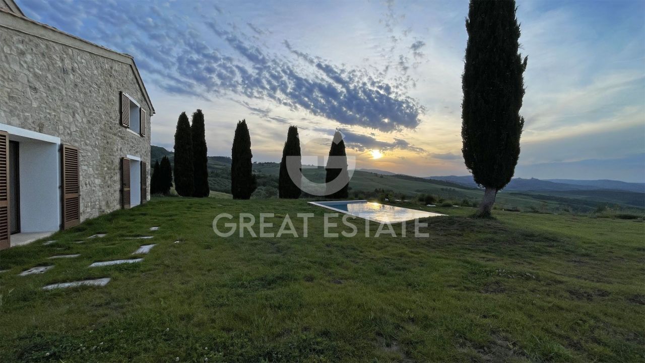 Дом Castiglione d'Orcia, Италия, 310 м² - фото 1