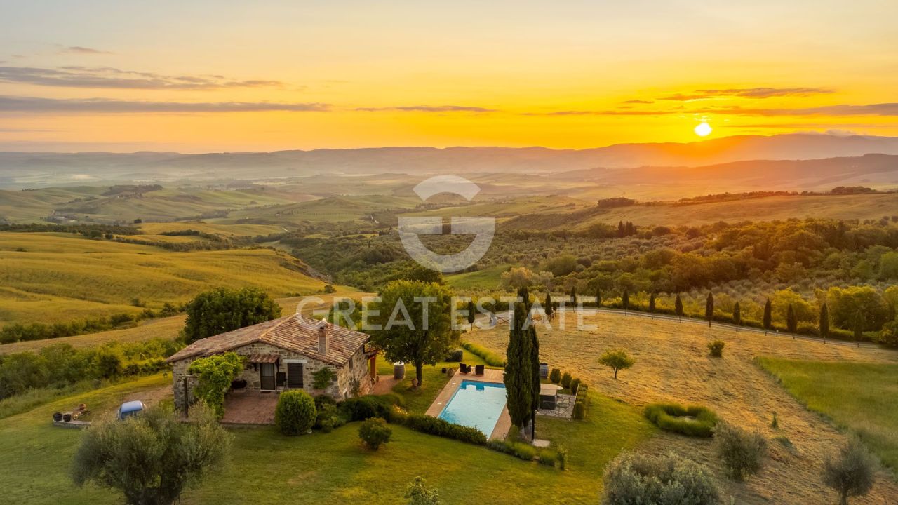 Дом Castiglione d'Orcia, Италия, 161.6 м² - фото 1