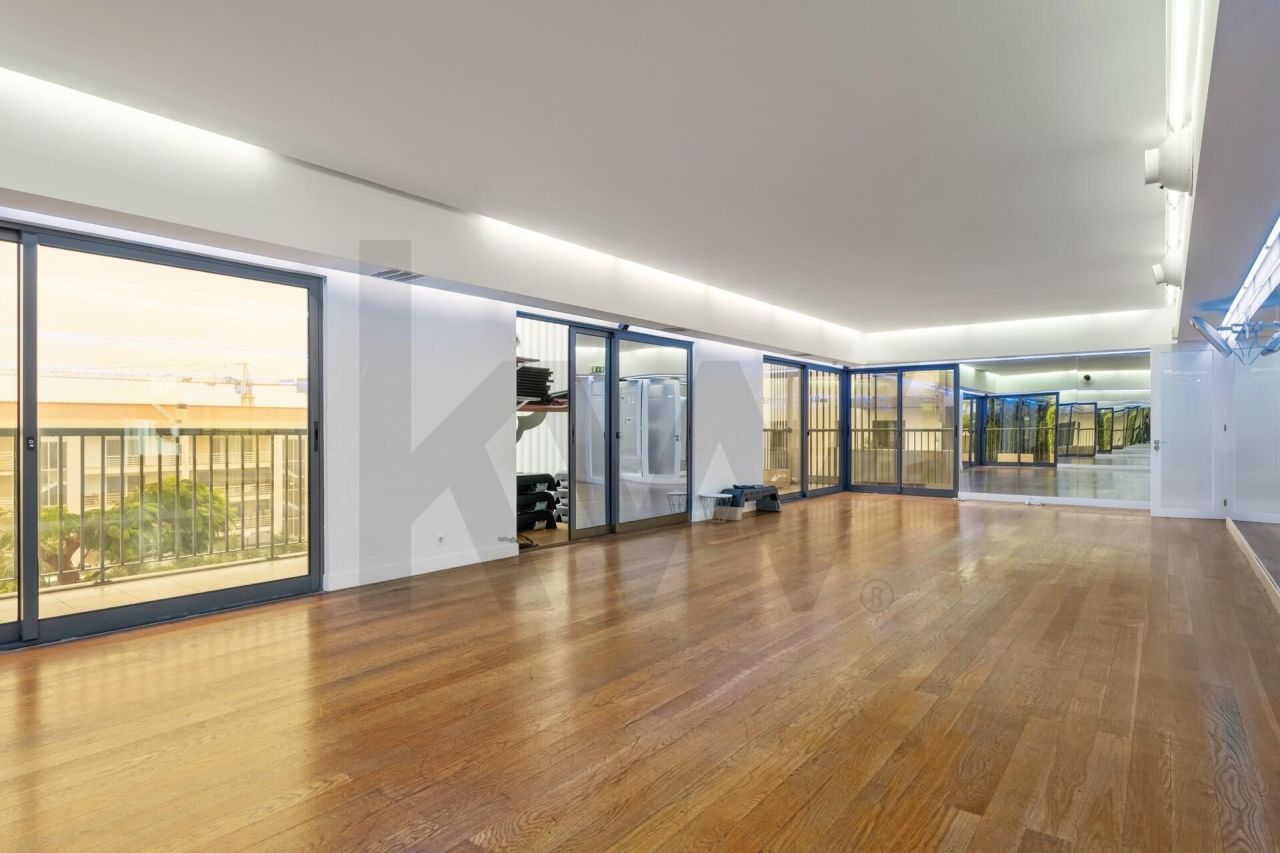 Коммерческая недвижимость на Мадейре, Португалия, 268.5 м² - фото 1
